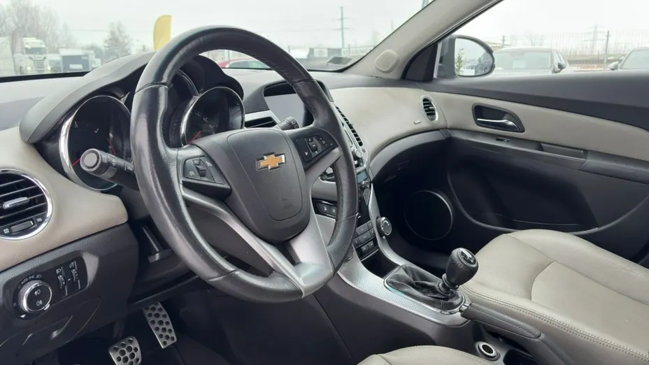 CHEVROLET Cruze -