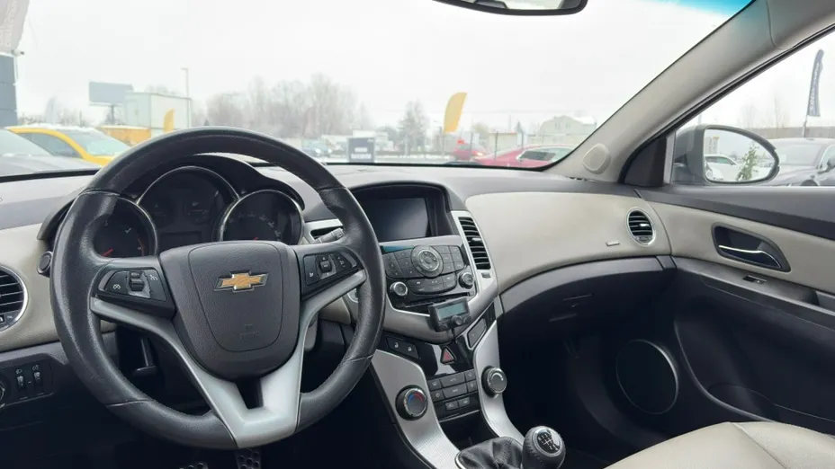 CHEVROLET Cruze -