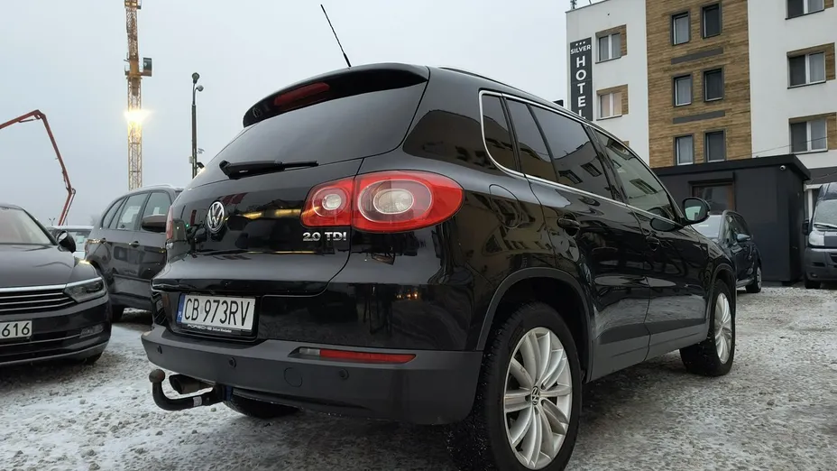 VOLKSWAGEN Tiguan -