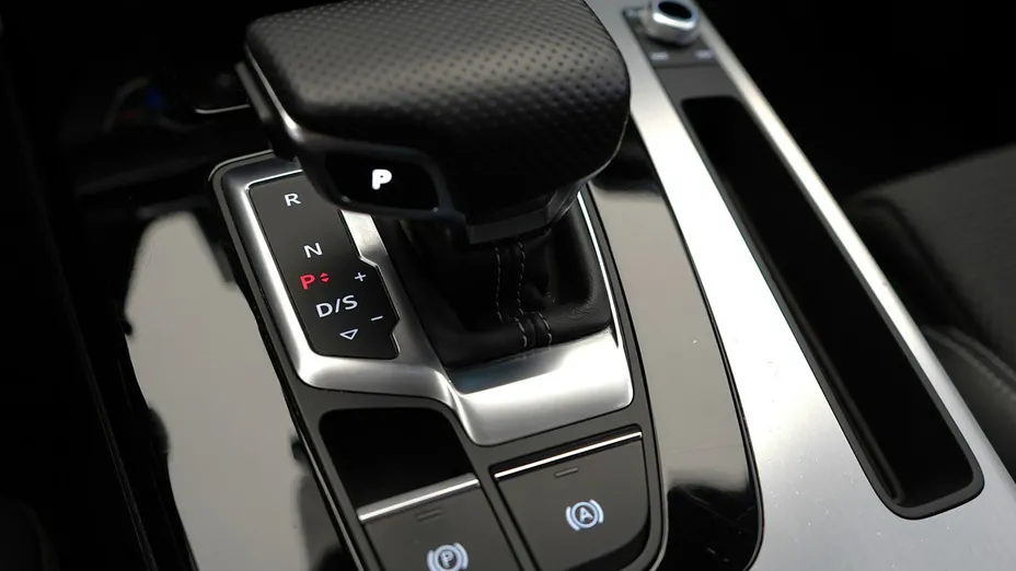 AUDI Q5 Q5 45 TFSI mHEV Quattro S Line S tronic