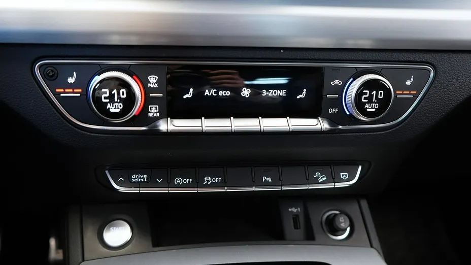 AUDI Q5 Q5 45 TFSI mHEV Quattro S Line S tronic