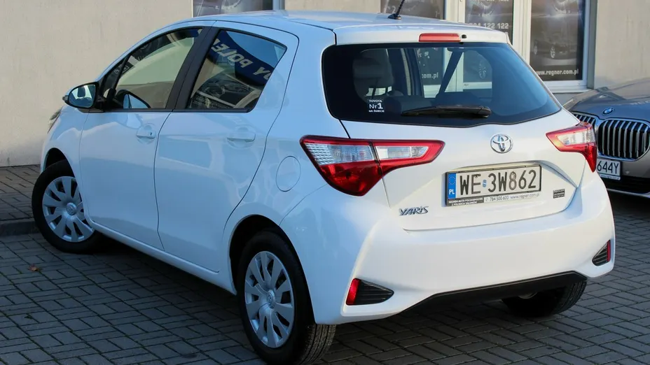 TOYOTA Yaris -