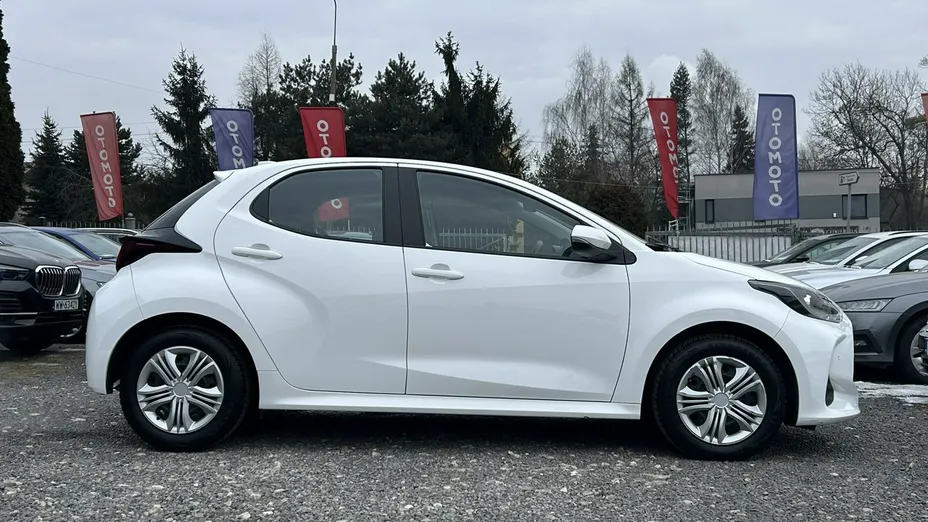 TOYOTA Yaris -