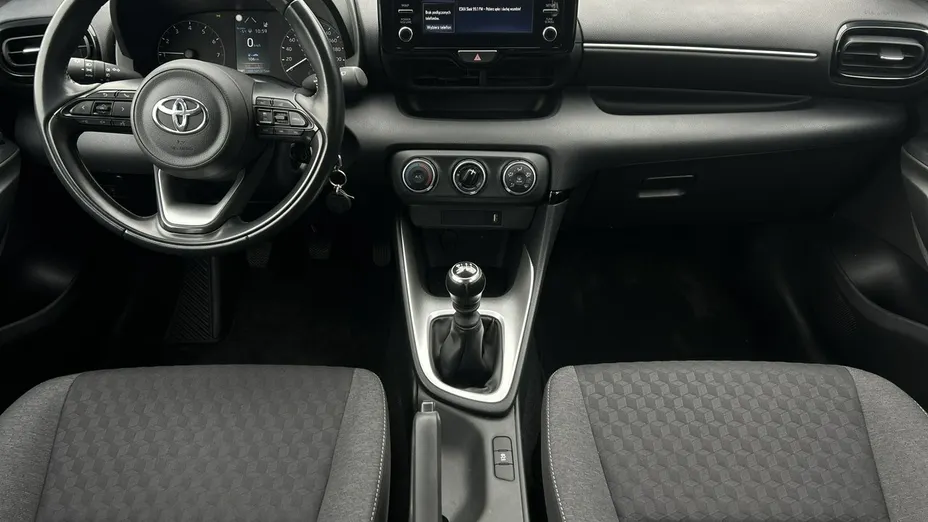 TOYOTA Yaris -