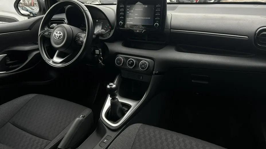 TOYOTA Yaris -