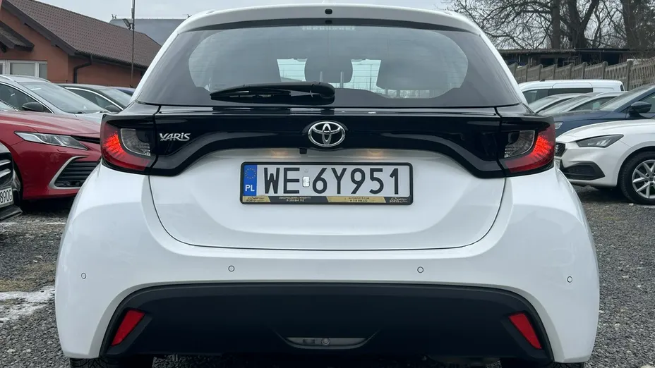 TOYOTA Yaris -