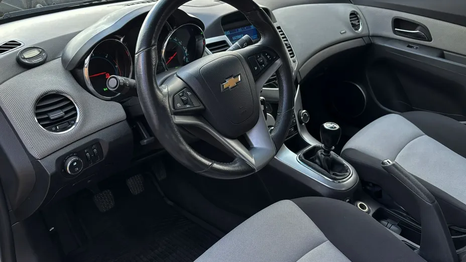 CHEVROLET Cruze -