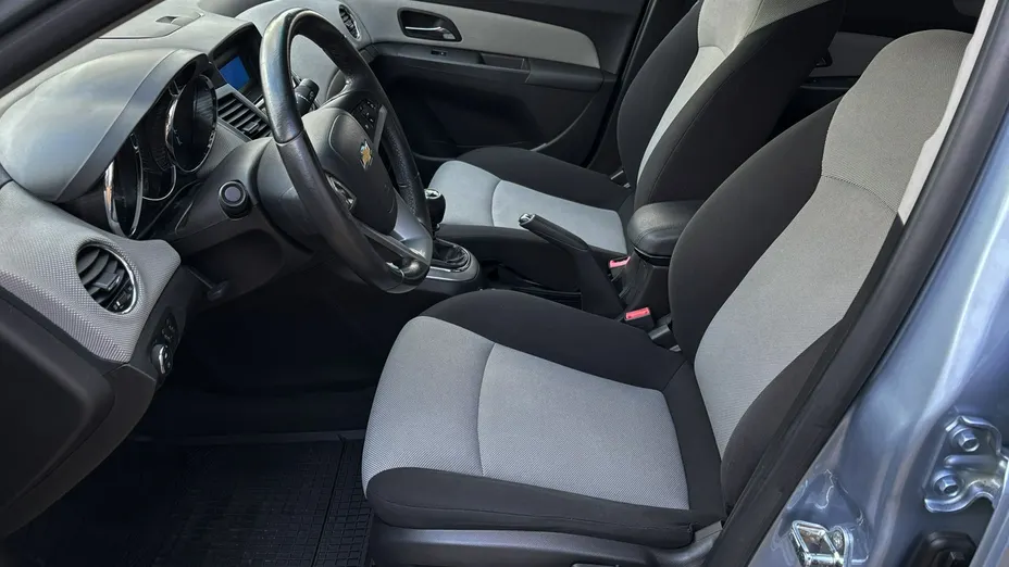 CHEVROLET Cruze -
