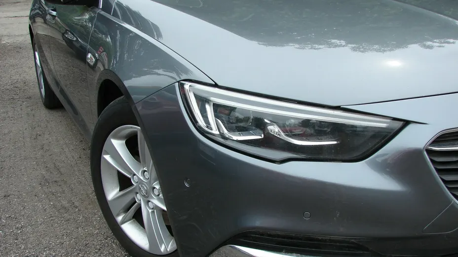 OPEL Insignia -