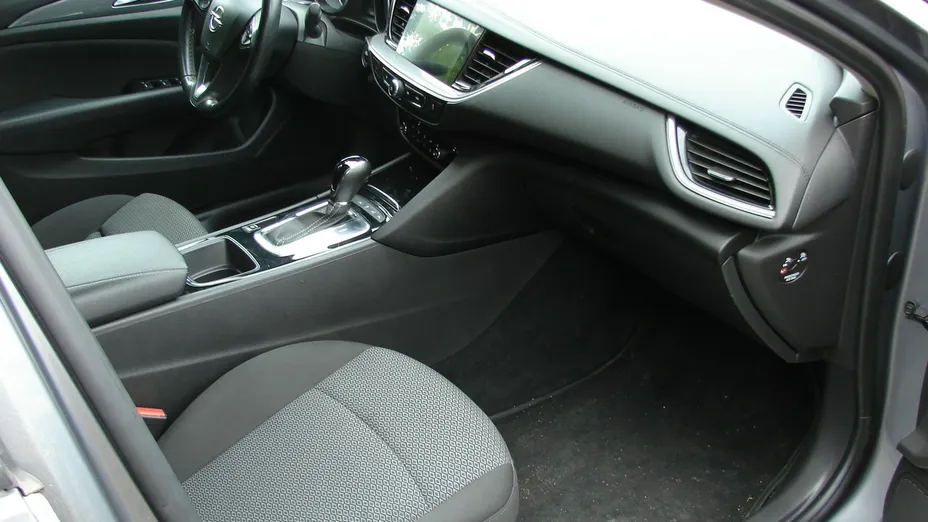 OPEL Insignia -