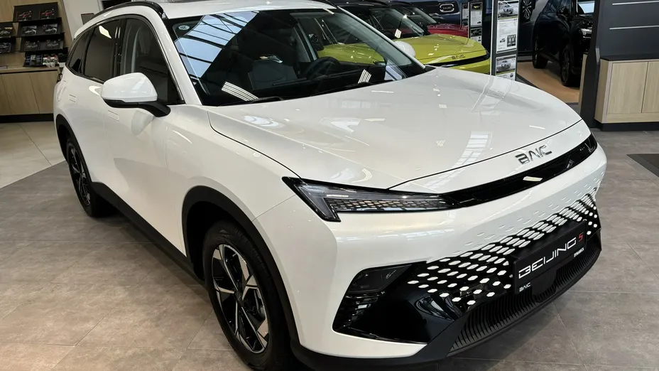 BAIC Beijing 5 -