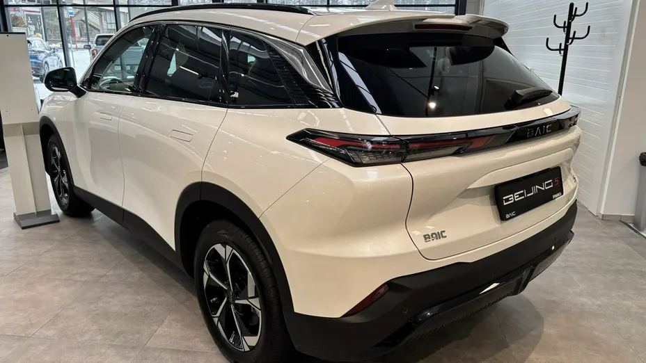 BAIC Beijing 5 -