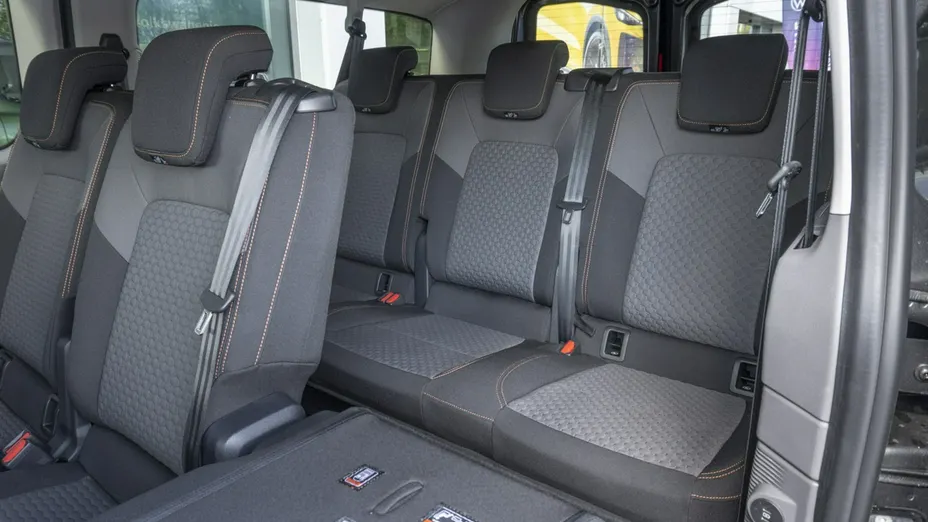 VOLKSWAGEN Caravelle -