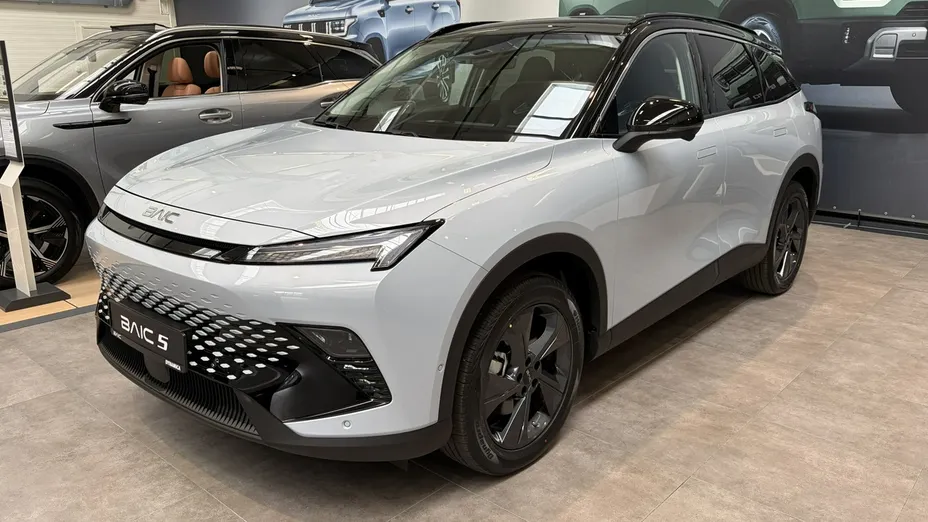 BAIC Beijing 5 -