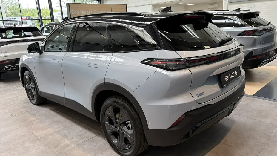 BAIC Beijing 5 -