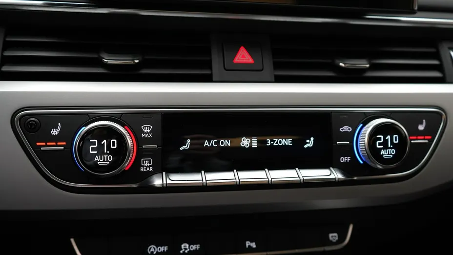 AUDI A4 A4 35 TFSI mHEV S Line S tronic