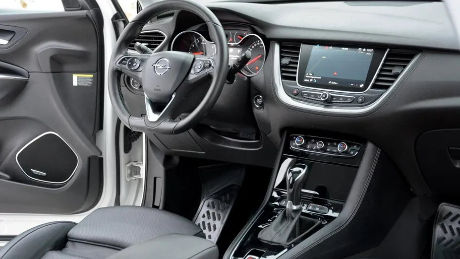 OPEL Grandland X -
