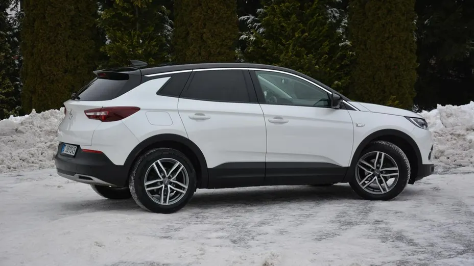 OPEL Grandland X -