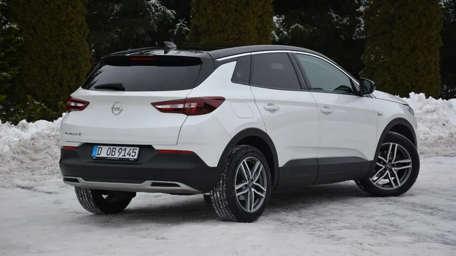 OPEL Grandland X -