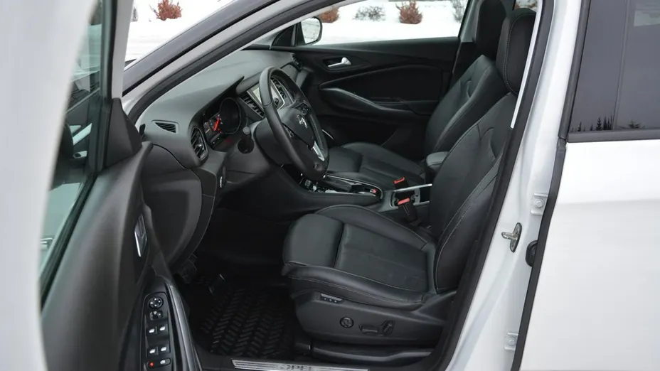 OPEL Grandland X -