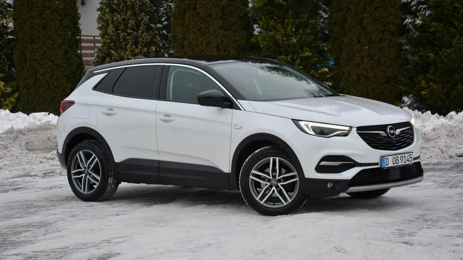 OPEL Grandland X -