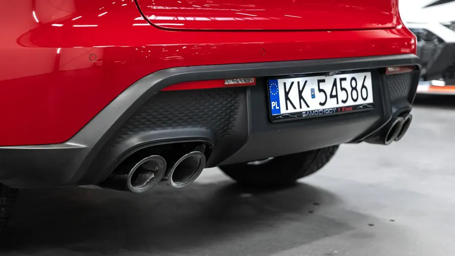 PORSCHE Macan -