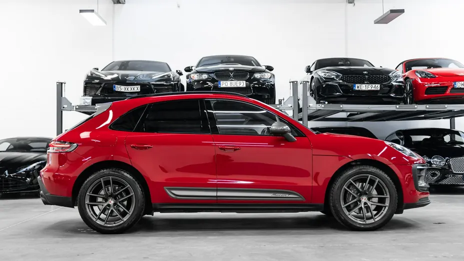 PORSCHE Macan -