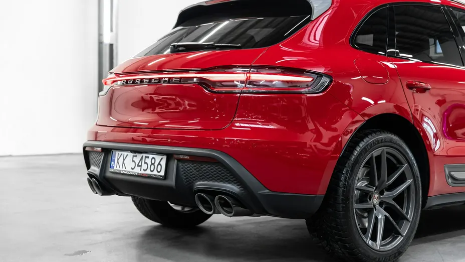PORSCHE Macan -