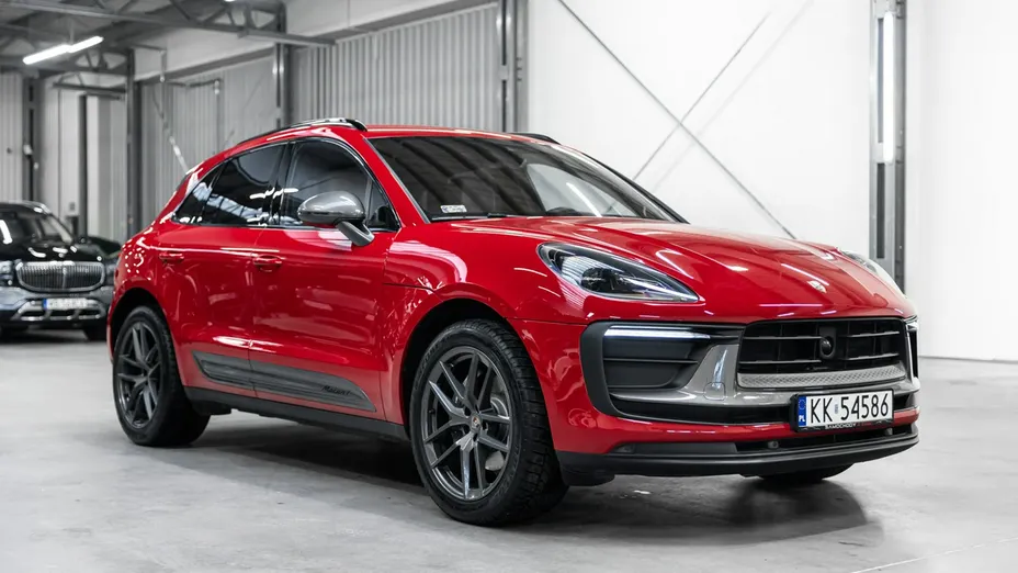 PORSCHE Macan -