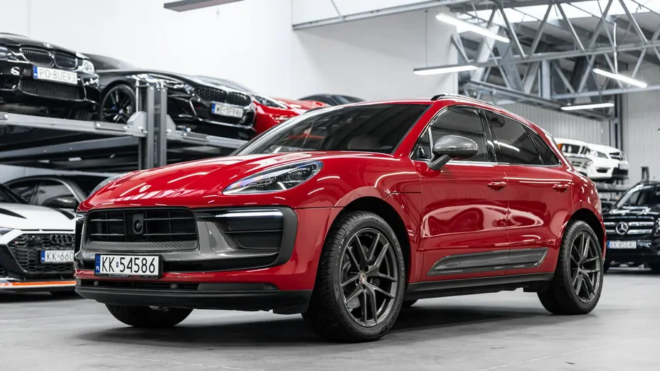 PORSCHE Macan -