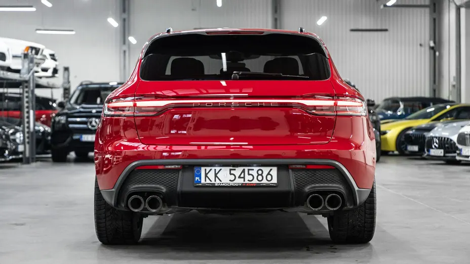 PORSCHE Macan -