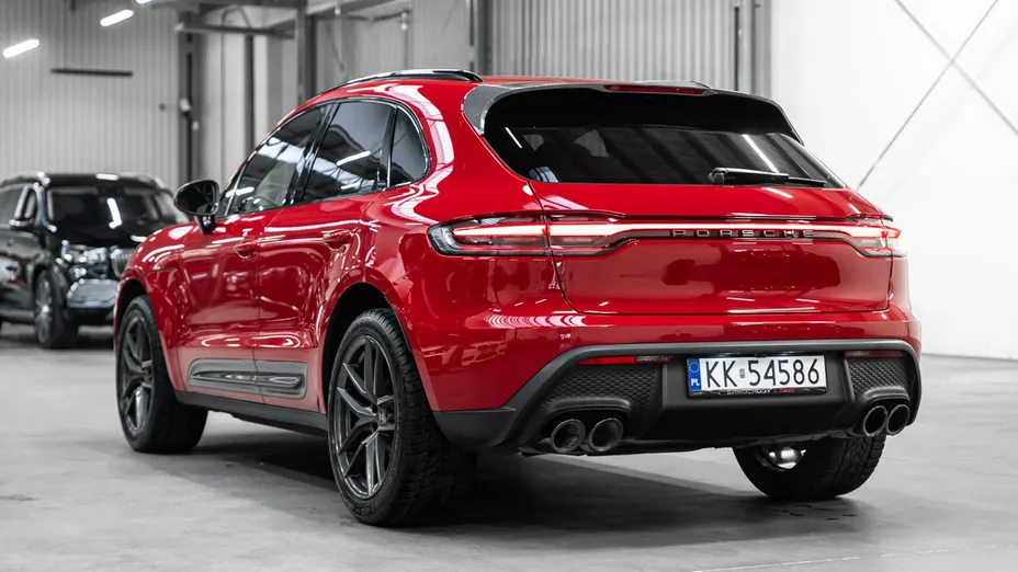 PORSCHE Macan -