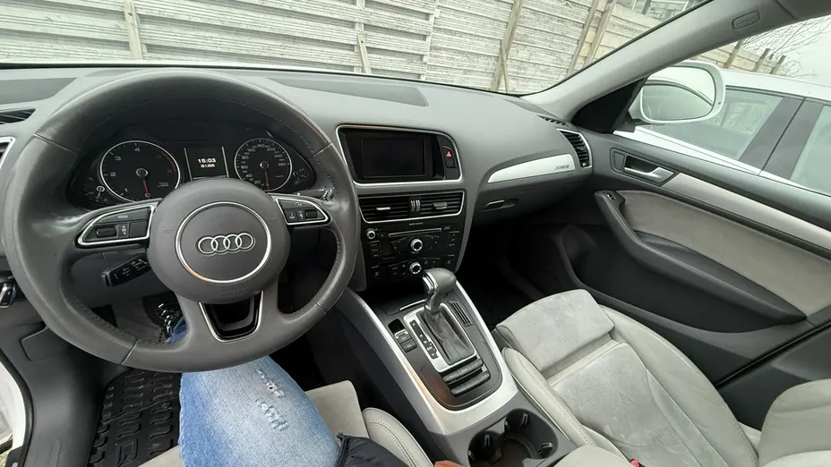 AUDI Q5 -