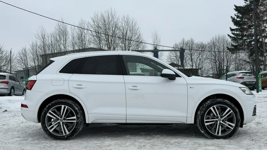 AUDI Q5 -