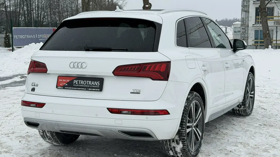 AUDI Q5 -