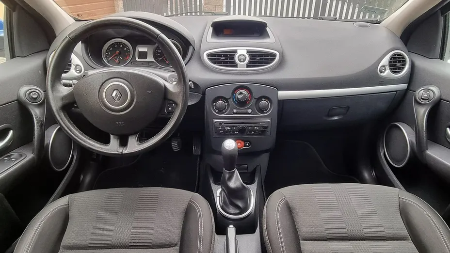 RENAULT Clio -