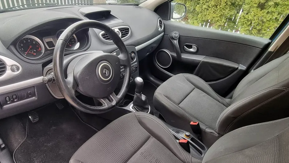 RENAULT Clio -
