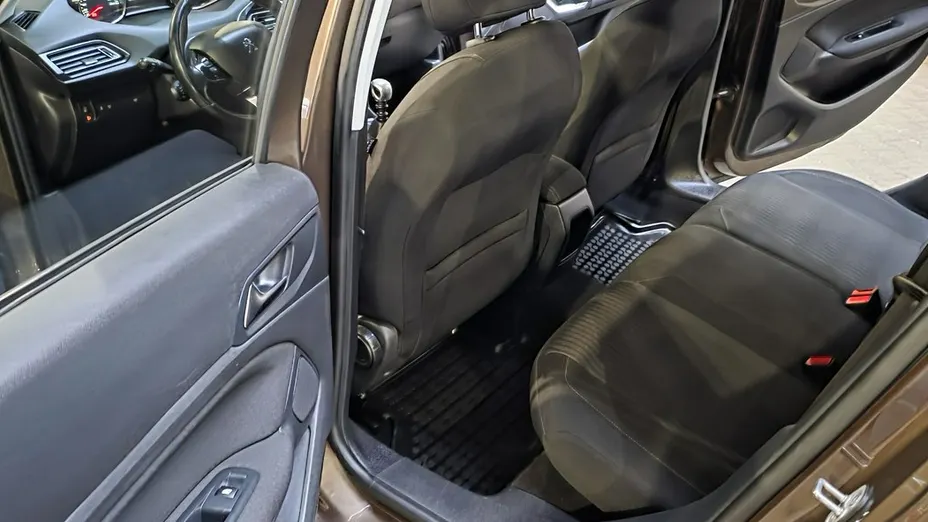 PEUGEOT 308 -