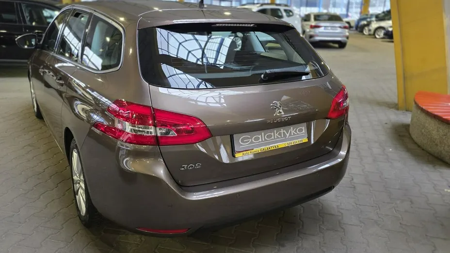 PEUGEOT 308 -