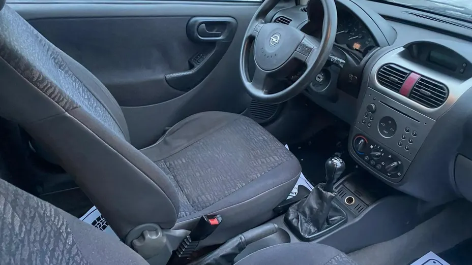OPEL Corsa -