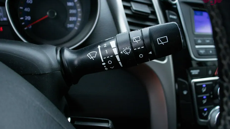 HYUNDAI i30 -