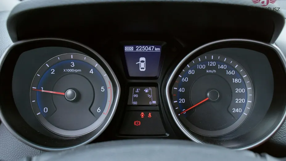 HYUNDAI i30 -