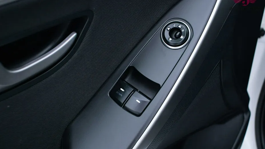 HYUNDAI i30 -