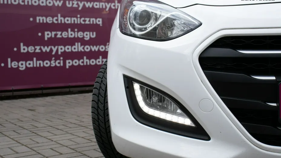 HYUNDAI i30 -