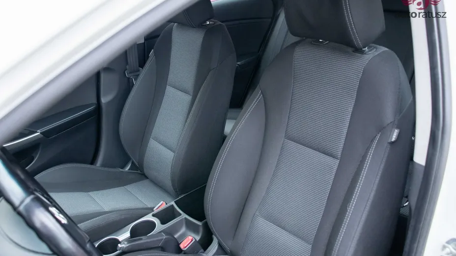 HYUNDAI i30 -