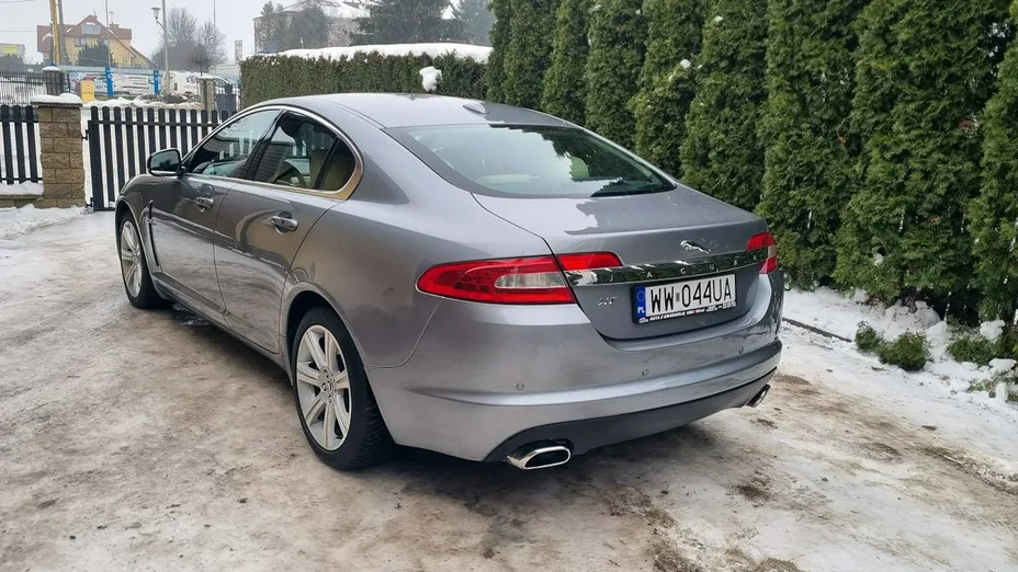 JAGUAR XF -