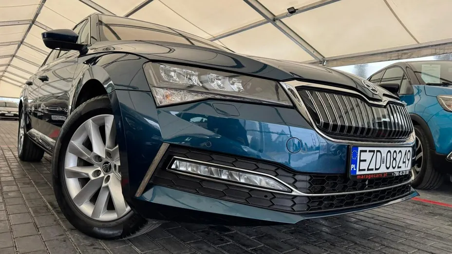 SKODA Superb -