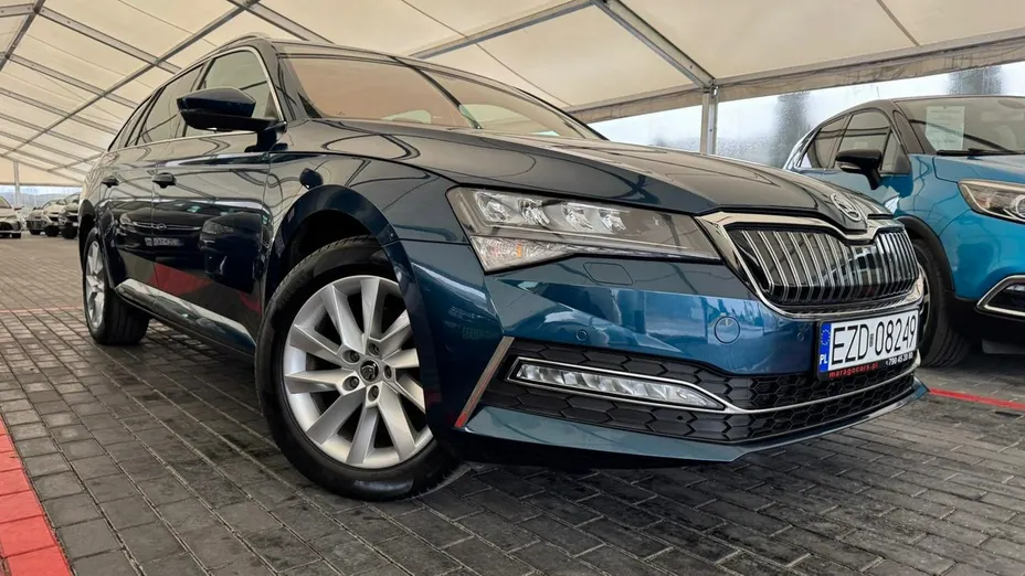 SKODA Superb -