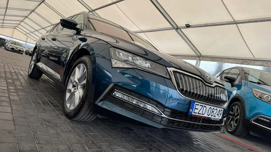 SKODA Superb -