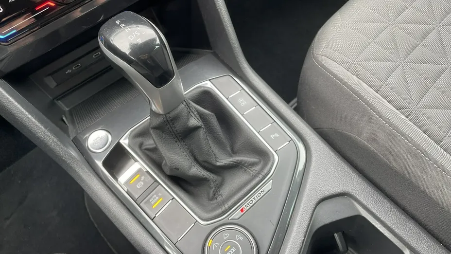 VOLKSWAGEN Tiguan -